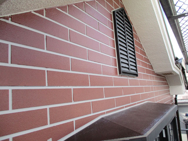 外壁塗装 窯業系サイディング壁面 2色仕上げ