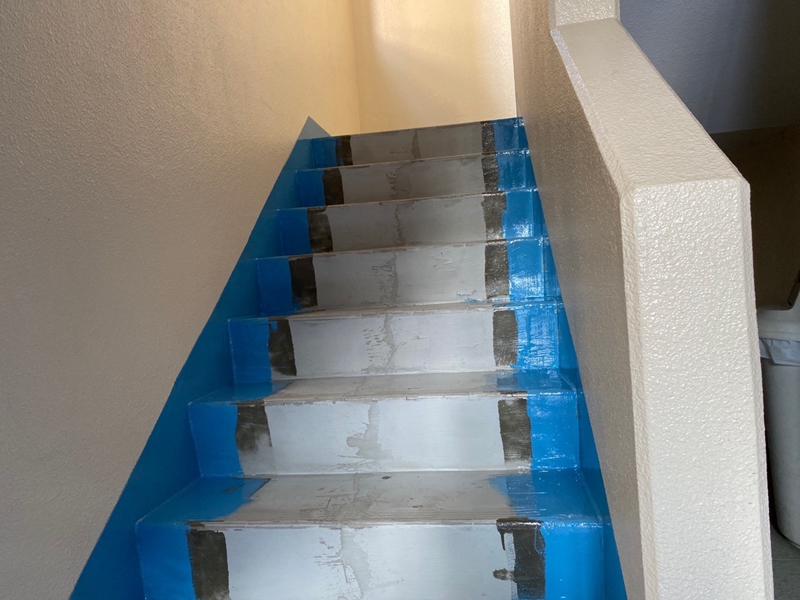 階段タキステップ工事　ウレタン防水