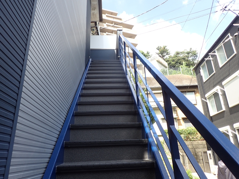 アパートの階段塗装とタキステップ長尺シート防水神奈川県横浜市南区　タキステップ張り替え