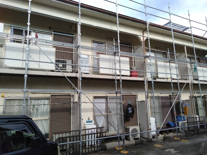 集合住宅アパートの外壁塗装　川崎市多摩区　足場工事