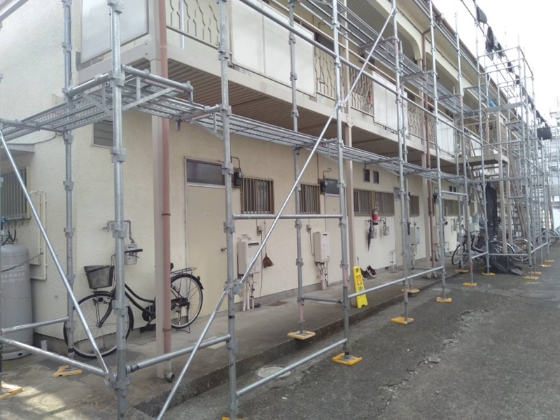 集合住宅アパートの外壁塗装　川崎市多摩区　足場工事