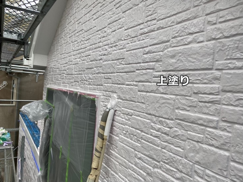 サイディング外壁塗装の2色仕上げ～川崎市麻生区　上塗り