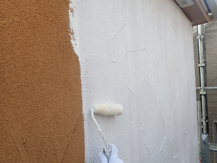 ジョリパットコテ模様 外壁塗装下塗り
