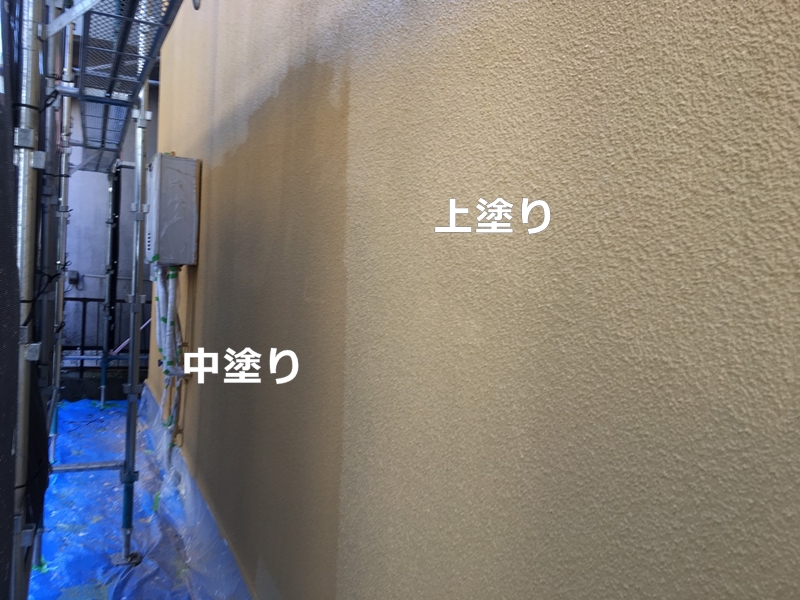 屋根リフォーム工事と外壁塗装　川崎市多摩区　中、上塗り