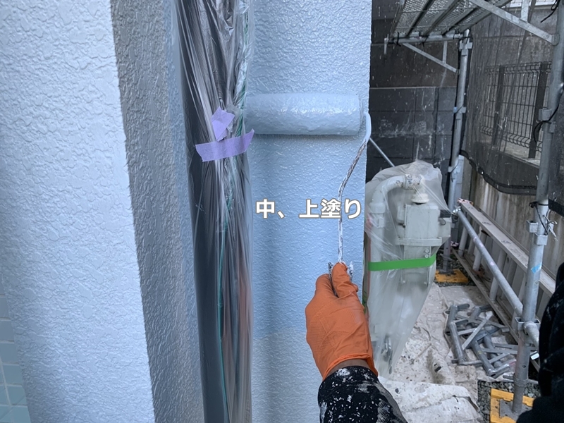 外壁塗装ダイナミックトップと金属屋根　川崎市麻生区　中、上塗り
