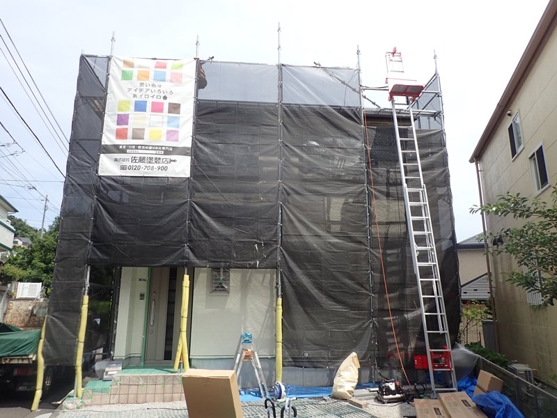 サイディング外壁塗装とスーパーガルテクト屋根工事神奈川県川崎市麻生区　足場工事