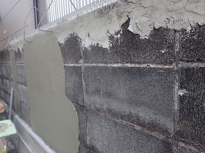ジョリパット校倉仕上げ　大谷石ブロック塀の塗り替え　下地処理