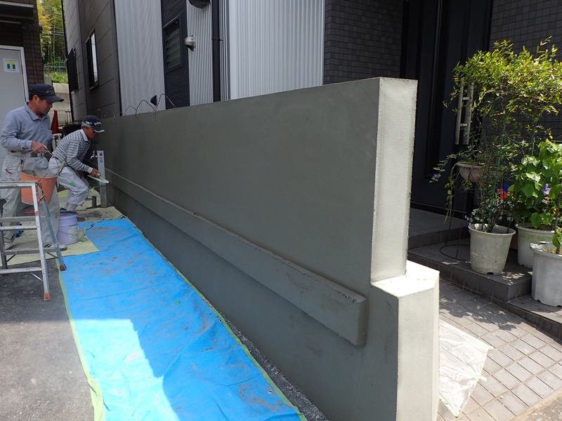 ジョリパット校倉仕上げ　大谷石ブロック塀の塗り替え　セメント重ね塗り