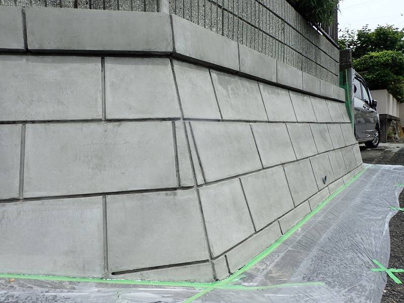 大谷石擁壁の改修工事と保護塗装 横浜市戸塚区　左官工事完了