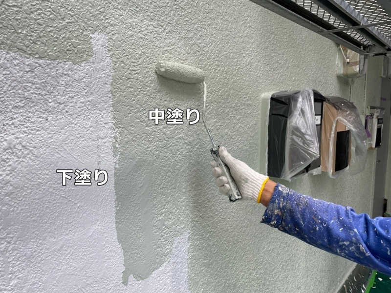 マンションビル外壁改修工事　川崎市宮前区　ダイナミックトップ中塗り