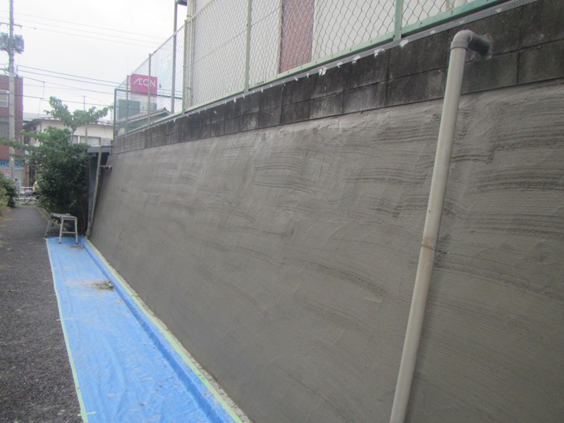 大谷石擁壁の改修工事　東京都板橋区　モルタル重ね塗り
