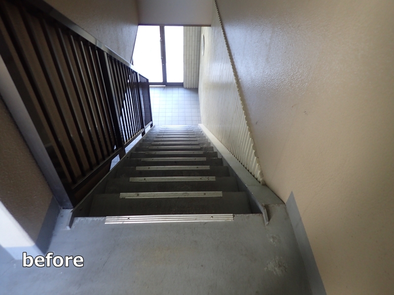 マンション階段廊下防水工事と塗装工事　川崎市多摩区　工事前