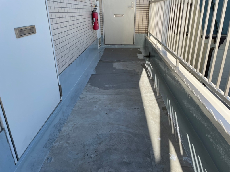 マンション防水工事　階段廊下の改修工事　東京都板橋区　ウレタン防水工事