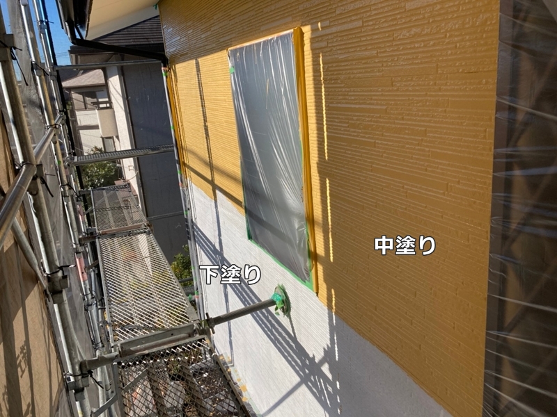 神奈川県川崎市麻生区サイディング外壁塗装　中塗り