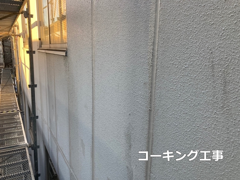 神奈川県横浜市神奈川区外壁塗装会社兼倉庫の塗り替え　コーキング打ち替え工事