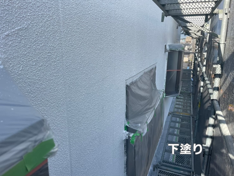 神奈川県横須賀市マンション外壁塗装防水工事　下塗り