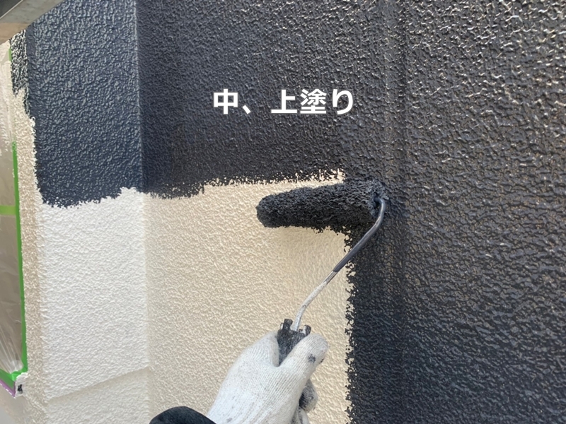 神奈川県横浜市神奈川区外壁塗装会社兼倉庫の塗り替え　中、上塗り