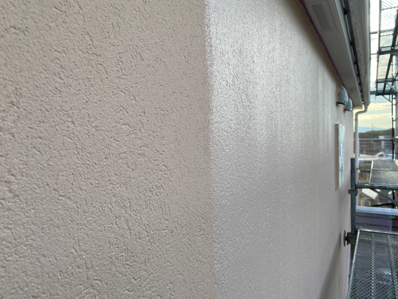 神奈川県横浜市青葉区ジョリパットフレッシュ外壁塗装工事　中、上塗り