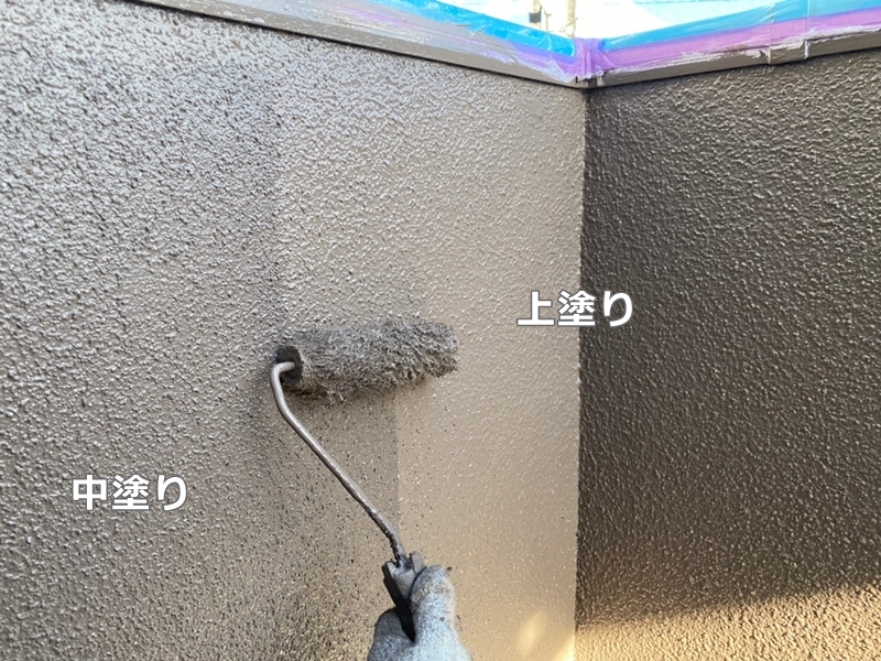 川崎市麻生区外壁屋根塗装工事　ダイナミックMUKI塗装　中、上塗り