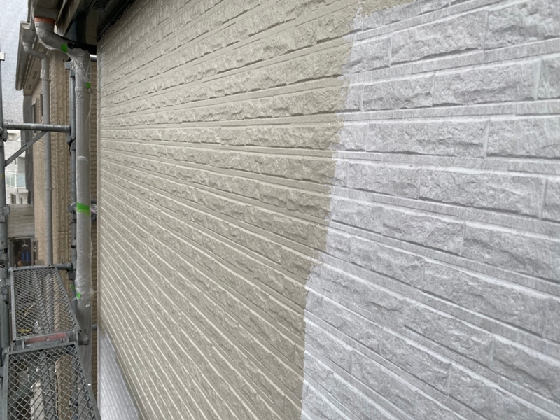 川崎市多摩区　サイディング外壁塗装工事　ダイナミックフィラー下塗り