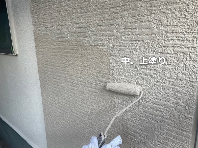 東京都調布市　断熱ガイナ外壁屋根塗装工事　中、上塗り