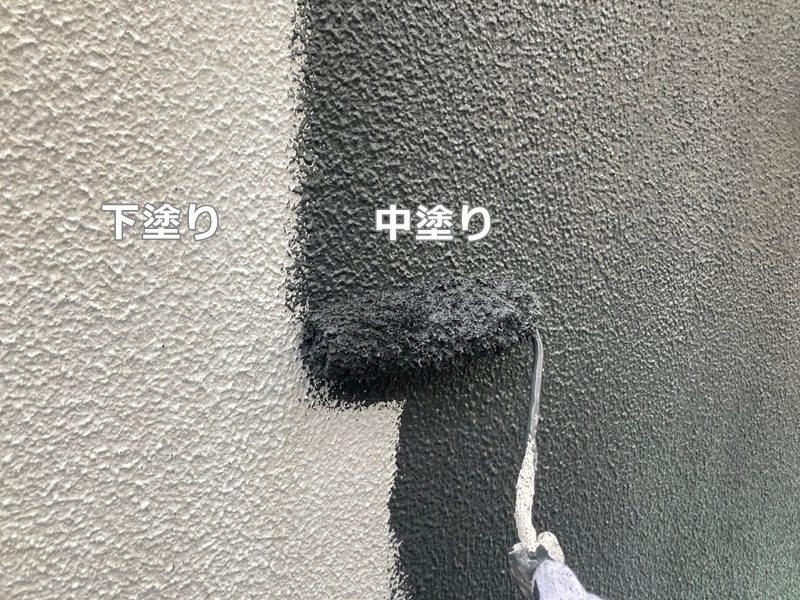 東京都練馬区ジョリパット外壁塗装工事中塗り