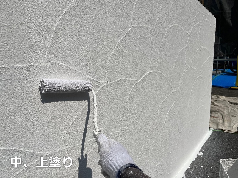 東京都府中市　ジョリパット外壁塗装中、上塗り