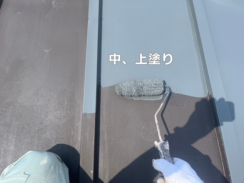 東京都目黒区　商業ビル外壁塗装工事　屋根　中、上塗り