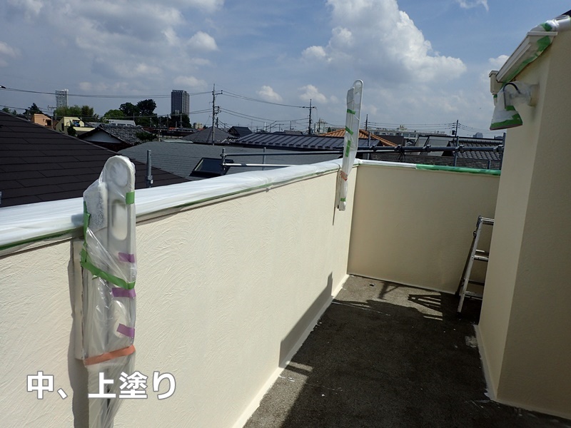 ジョリパット外壁塗装工事　東京都練馬区　ジョリパットフレッシュ中、上塗り