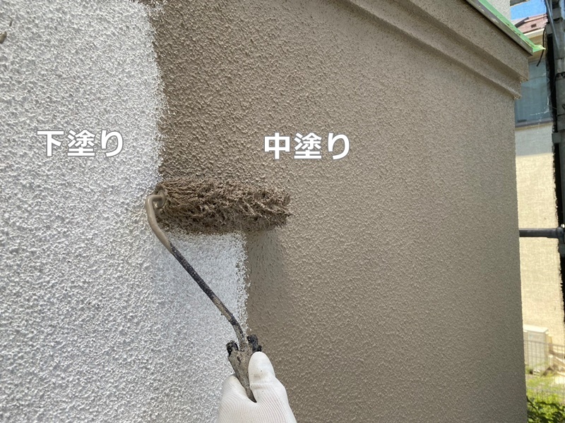 神奈川県横浜市緑区ジョリパット外壁塗装工事　下塗り、中塗り