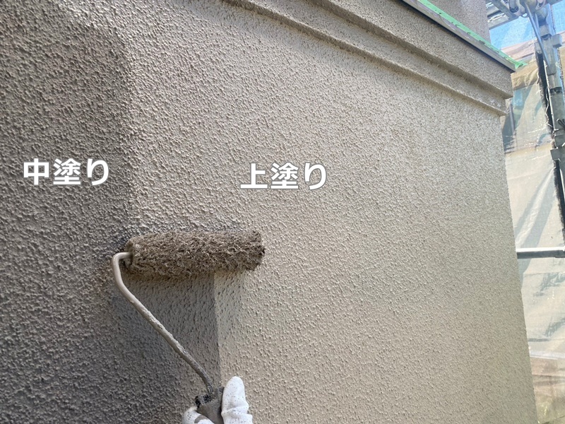神奈川県横浜市緑区ジョリパット外壁塗装工事　中、上塗り