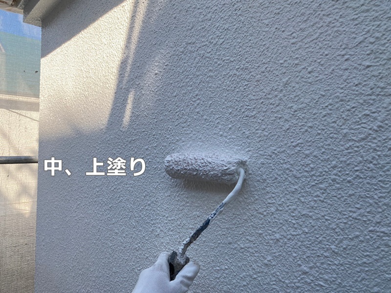 外壁塗装工事川崎市多摩区　外壁塗装　中、上塗り