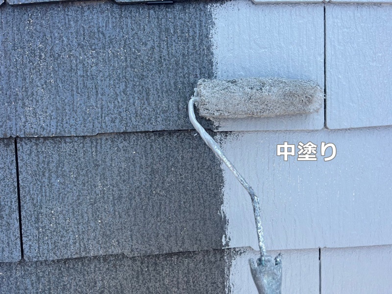 ジョリパット外壁塗装工事　川崎市多摩区　屋根中塗り