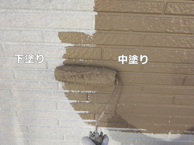 サイディング外壁塗装工事　川崎市多摩区　下塗り、中塗り