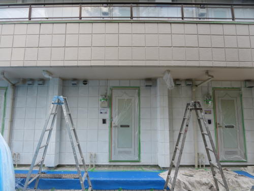 川崎市多摩区アパート外壁塗装　コロニアル屋根の屠蘇いう前