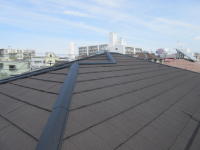 屋根カバー工法エコグラーニ屋根材での施工完了