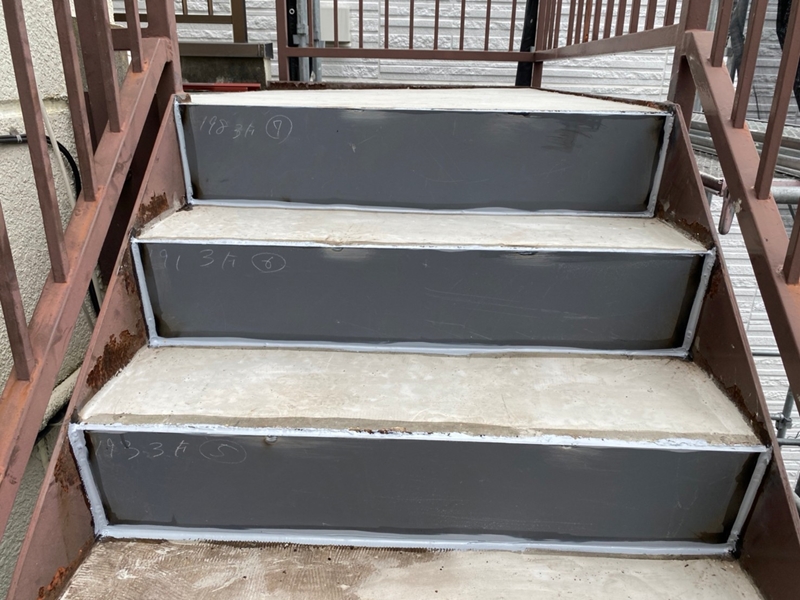 鉄階段の補修工事